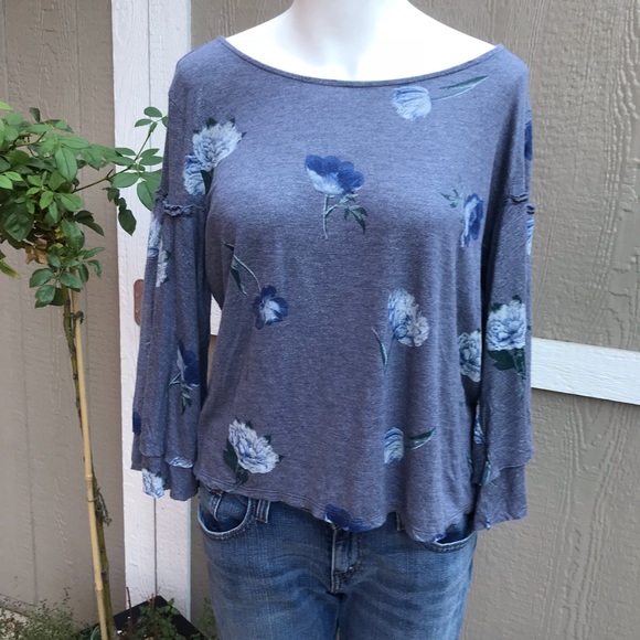 D4 Lucky Brand Bell Sleeve Knit Floral Shirt M - Picture 1 of 6